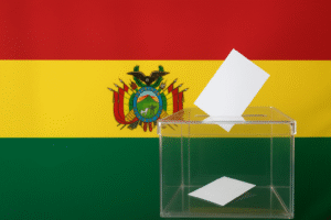 Bolivia elegirá presidente en un balotaje histórico entre dos candidatos de derecha