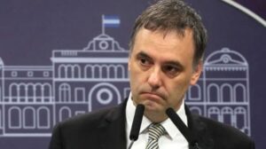 Adorno cada vez más cuestionado: el Gobierno activa una ofensiva para salvarlo en el Congreso