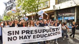 El ajuste del Gobierno nacional paraliza las universidades de la Rioja
