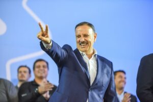 Quintela desafía la reforma electoral nacional y empuja internas en el PJ